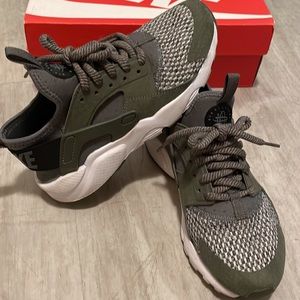 Youth Air Huarache Run Ultra SE
